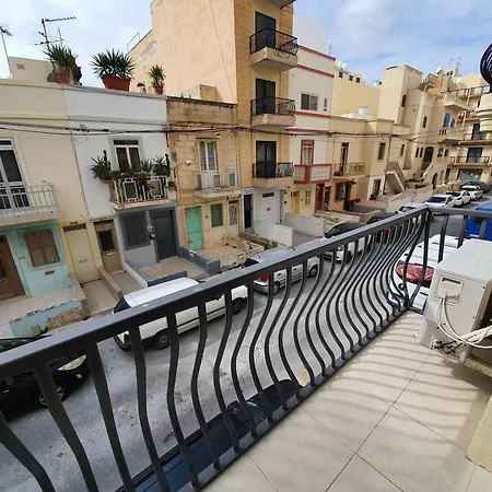 Apartman Cosy Close To Seafront A/c & Free W-ifi *